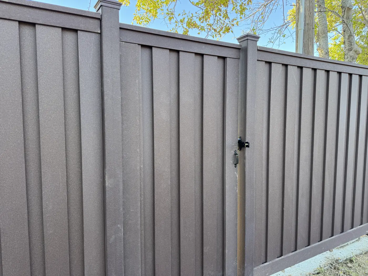 Low-maintenance Trex composite fence in Dallas, TX