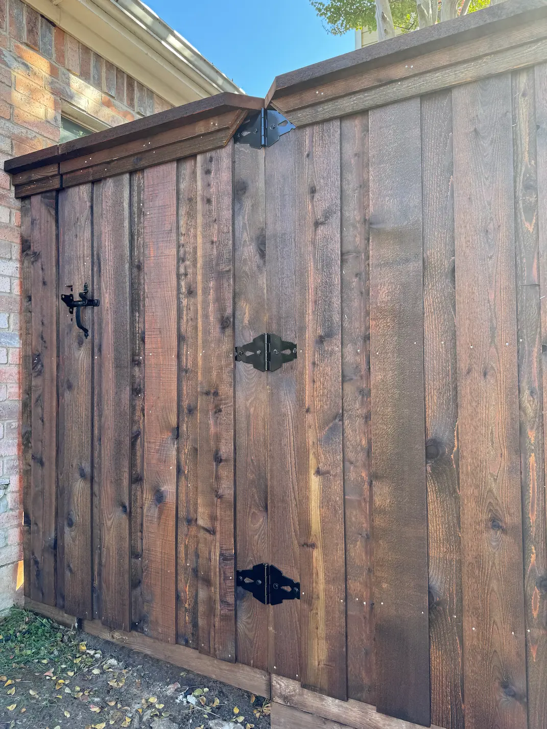 Automatic Wood Gate Installation in Dallas